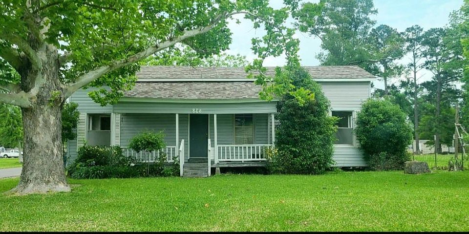 1st image of 820 Live Oak St