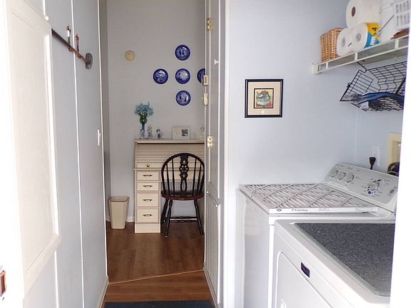 2nd image of 4595 Delmar Dr #560