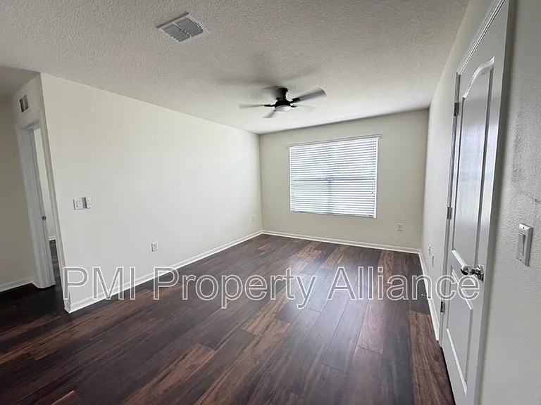 131 Bella Dr — Photo 18