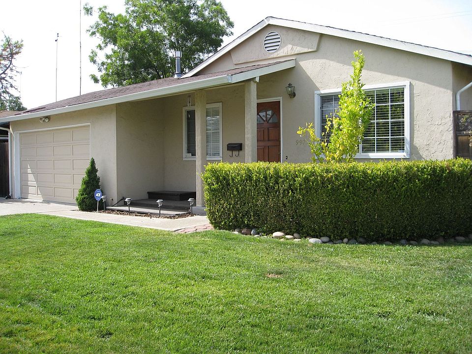 1st image of 997 Connie Dr