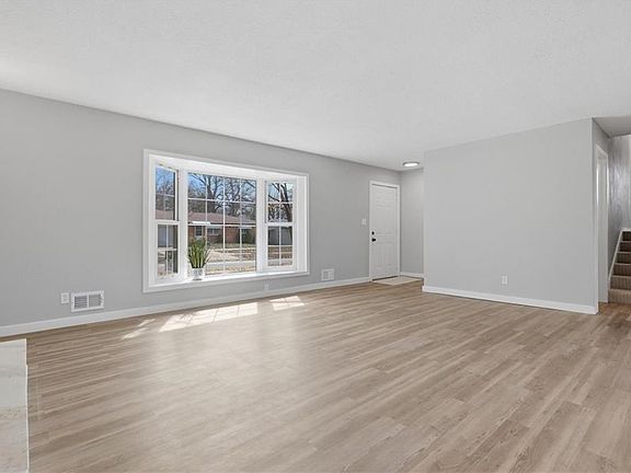 5th image of 1232 Old Manor Rd