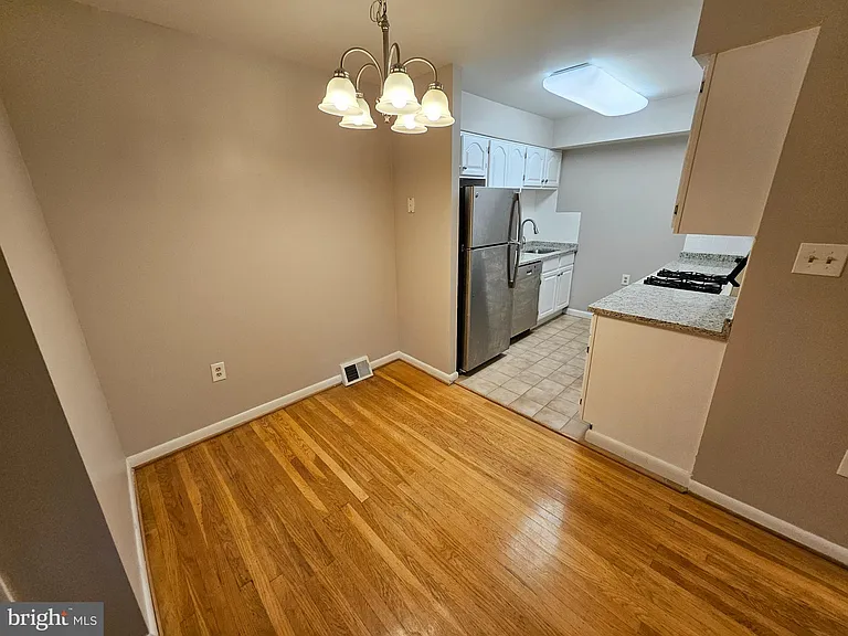 200 N Wayne Ave #9 — Photo 12