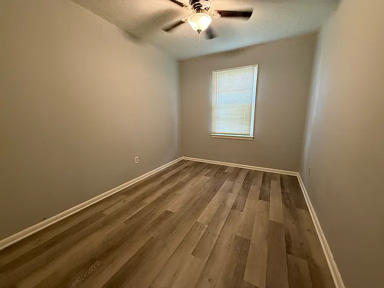 126 Sherwood Dr — Photo 7