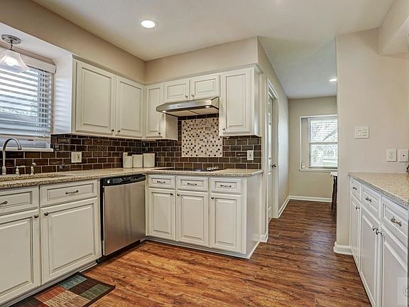 5th image of 925 Avenue J