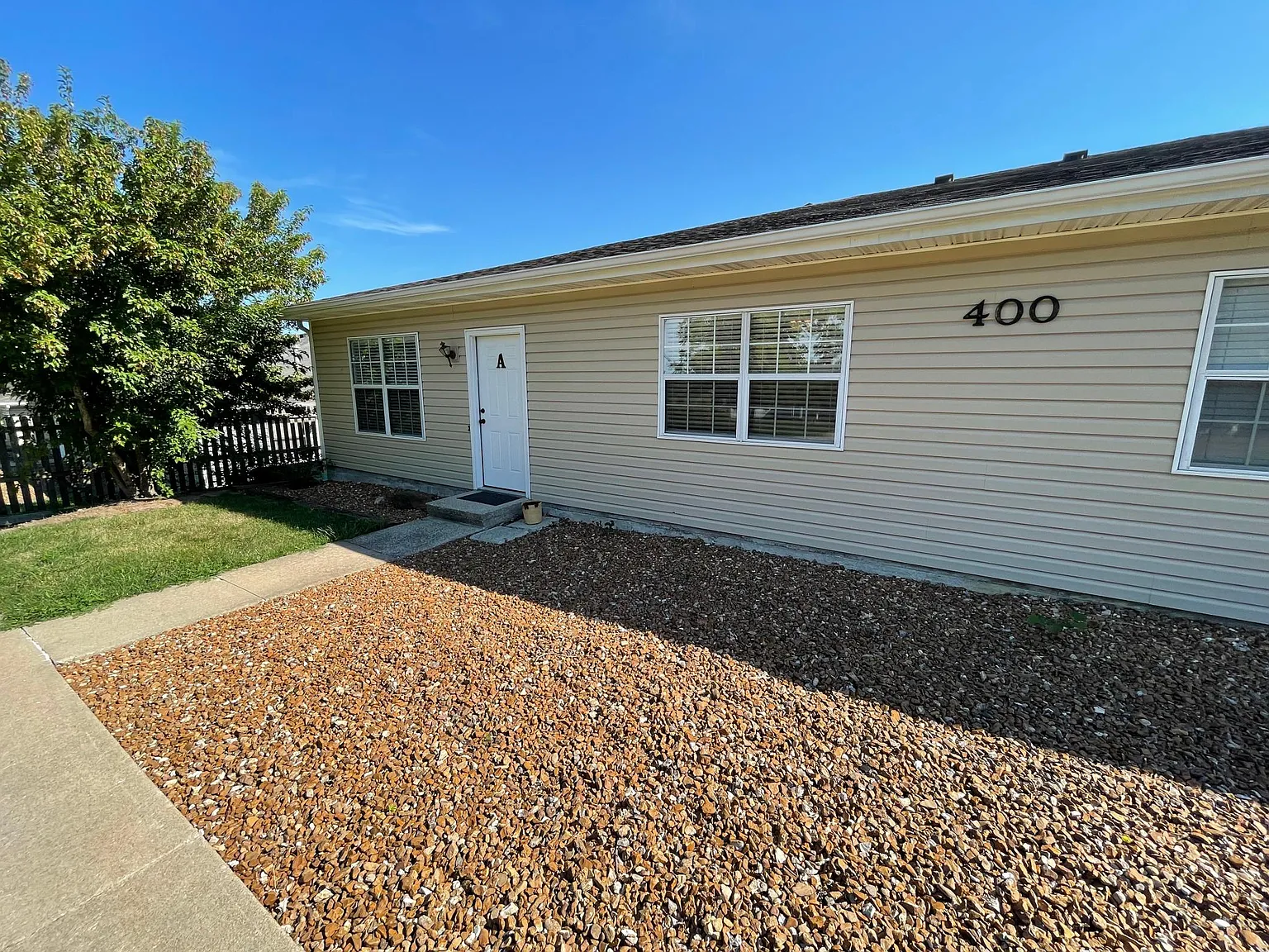 2 bed, 800 sqft, $850 — Photo 1