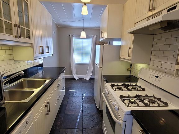 5th image of 2573 Alma St