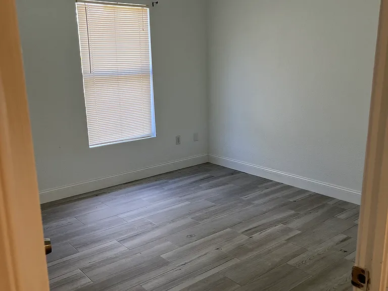 4712 Golfview Blvd — Photo 9
