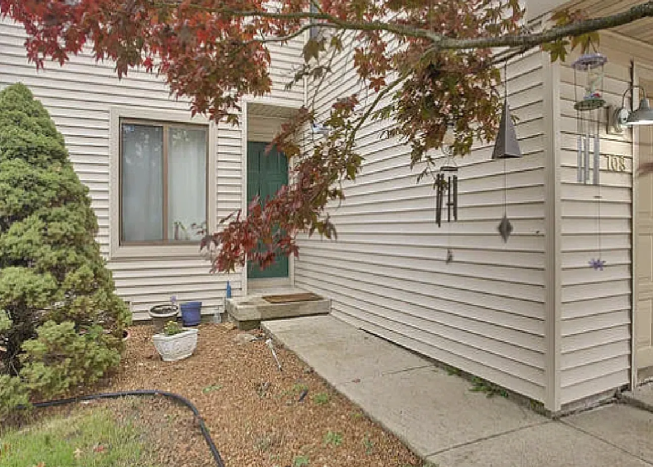 3 bed, 1716 sqft, $2,050 — Photo 2
