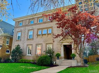 4386 Westminster Pl, Saint Louis, MO 63108