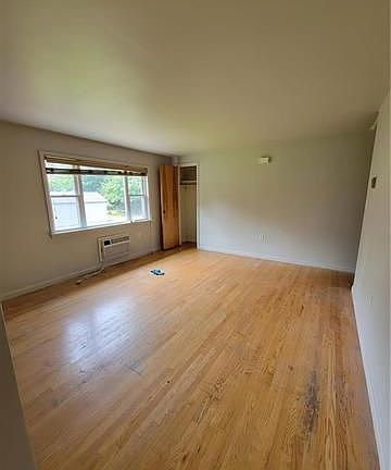 2nd image of 1018 E Hamilton St APT S3