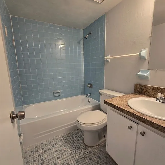 1830 Maravilla Ave #804 — Photo 22