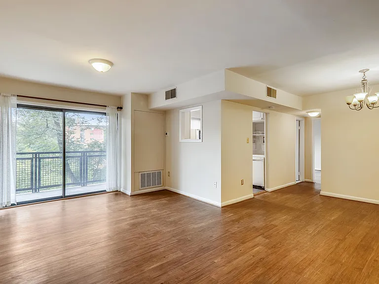 7611 Maple Ave #602 — Photo 8