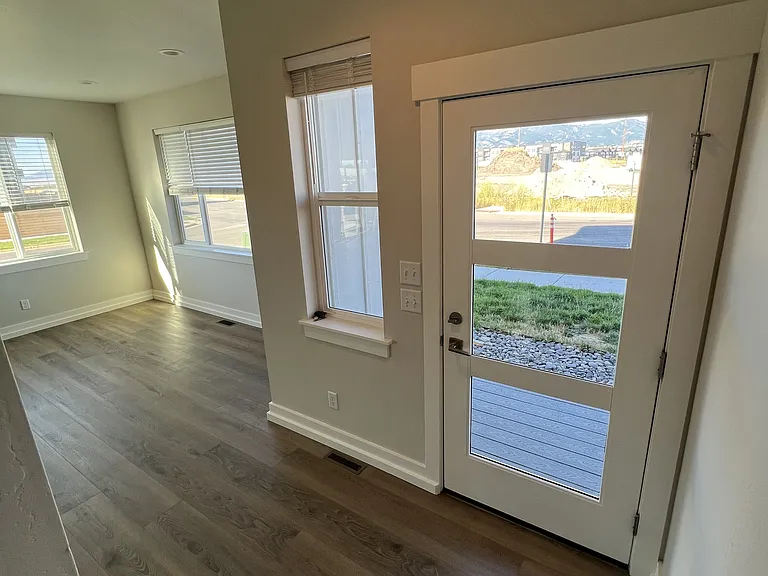 1185 Abigail Ln #A — Photo 3