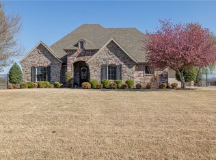 2116 Riverwater Ln, Fayetteville, AR 72703