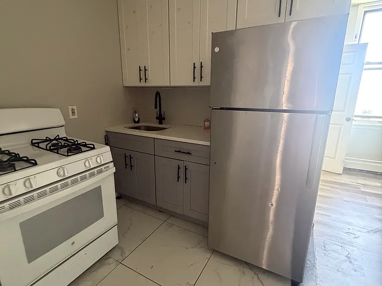 93 Franklin St #3R — Photo 1