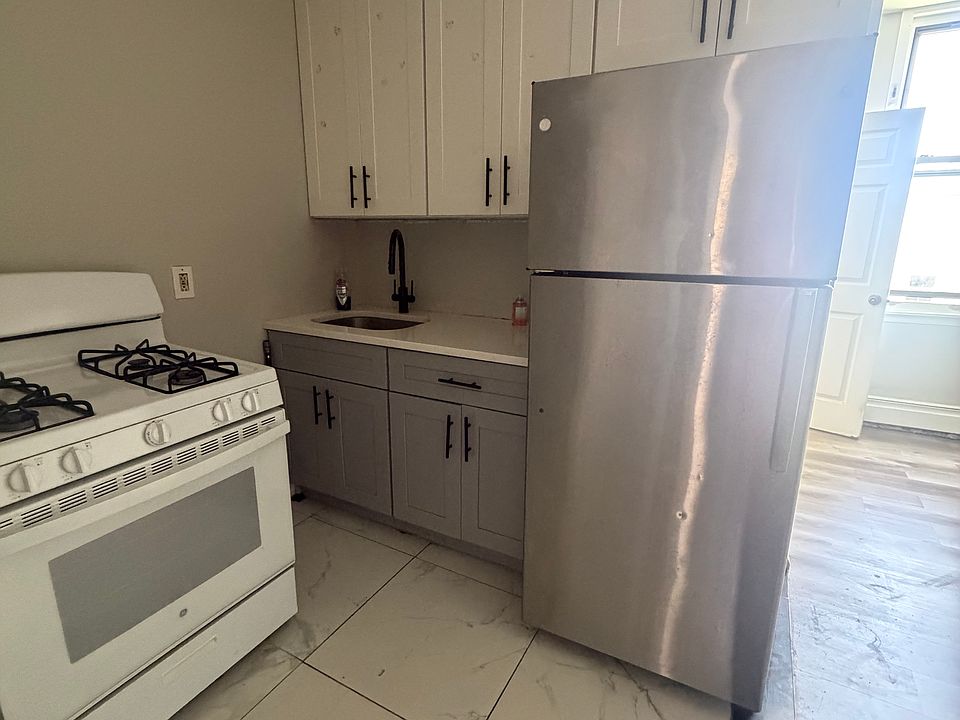 1st image of 93 Franklin St APT 3R