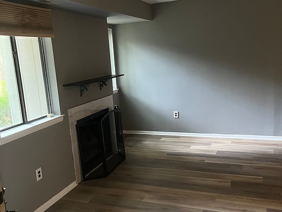 3rd image of 43 Harwood Ln