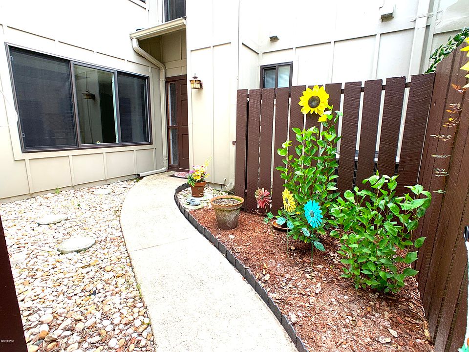 1st image of 19 Birchwood Trl