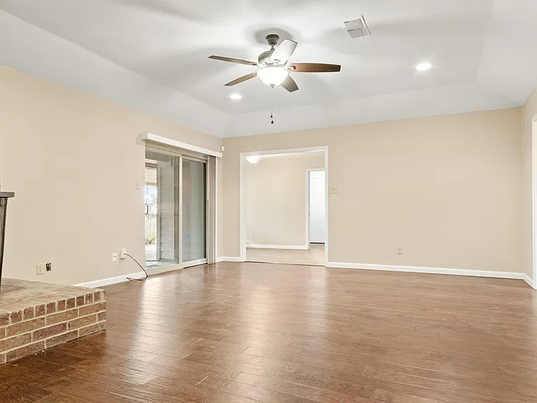 611 Field St — Photo 8
