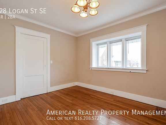 4th image of 828 Logan St SE