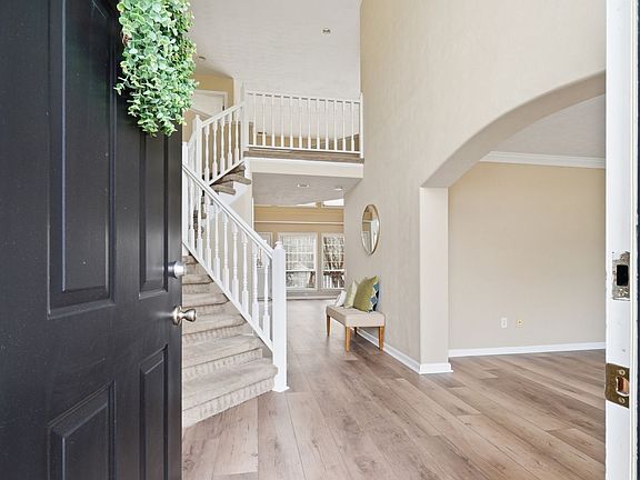 3rd image of 2537 Springhaven Dr