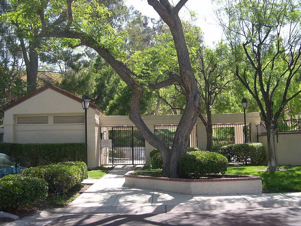 2nd image of 843 N Via Colinas