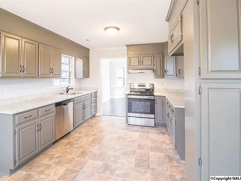 117 Betty Garrett Dr — Photo 7