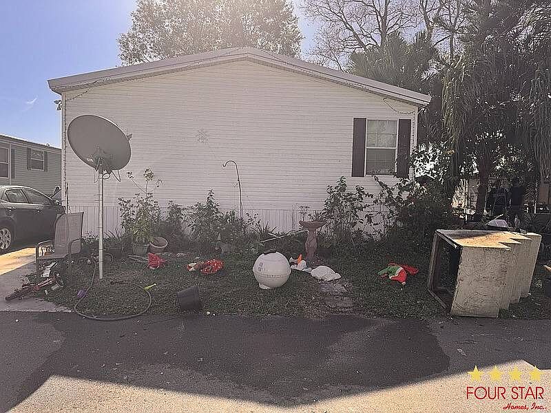 1st image of 244 Lakeside Garden Cir
