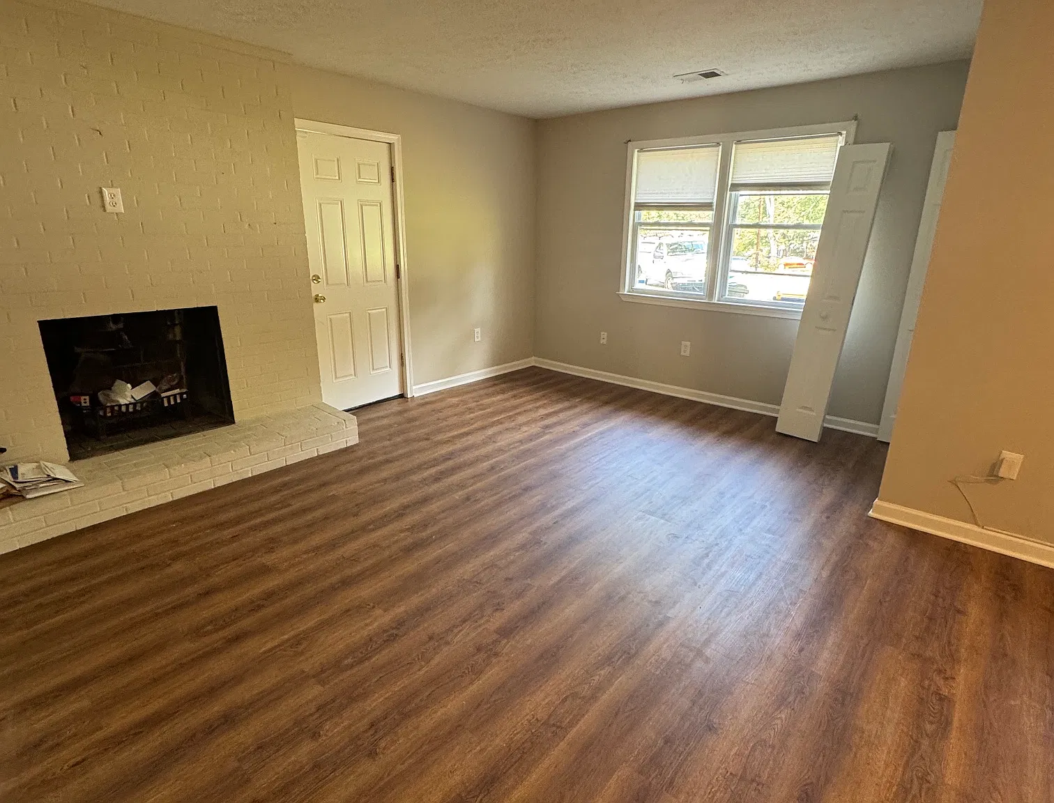 5 bed, 2298 sqft, $3,200 — Photo 3