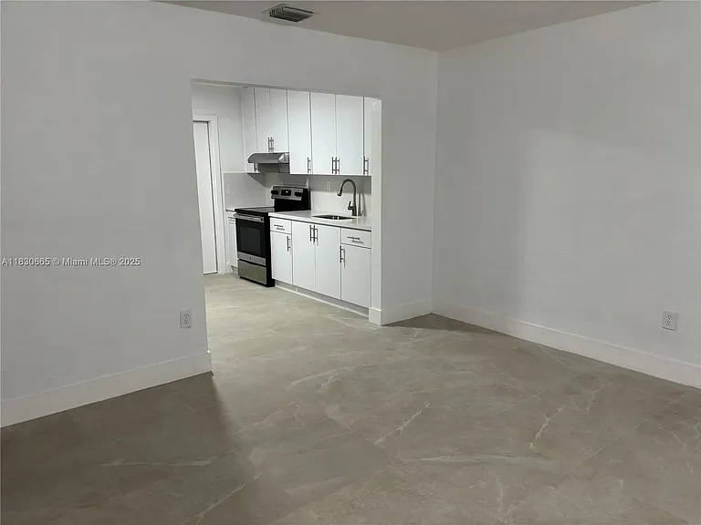 4521 NW 4th St — Photo 1