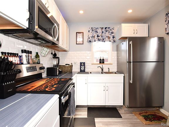 4th image of 4133 Custer Ave