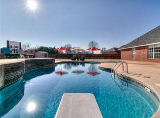 904 Baffy Ct, Edmond, OK 73025