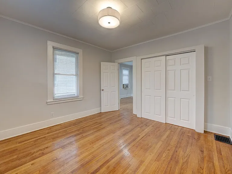 144 Liberty St #LEFT SIDE — Photo 16