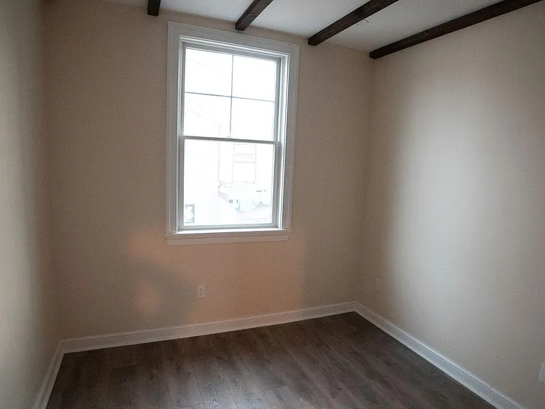 2138 Sears St — Photo 21