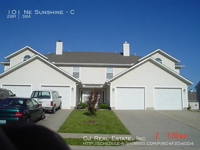 101 NE Sunshine St #C — Photo 1