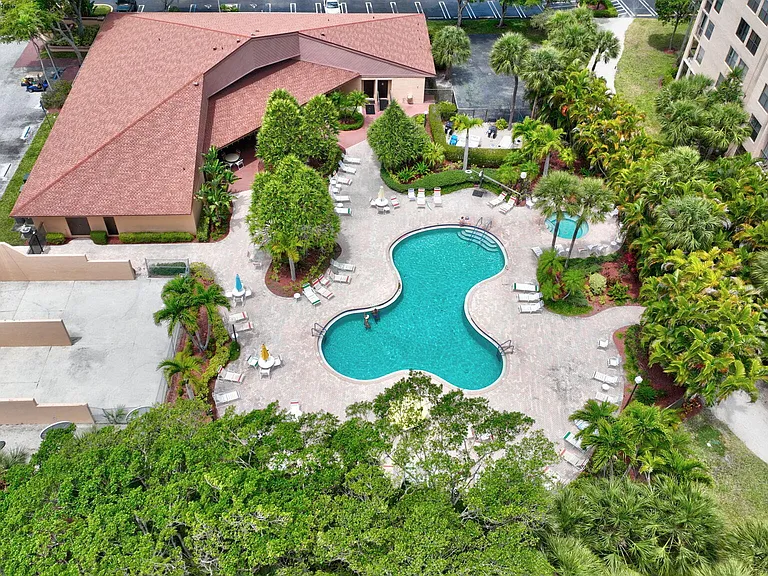 600 Egret Cir #7105 — Photo 44