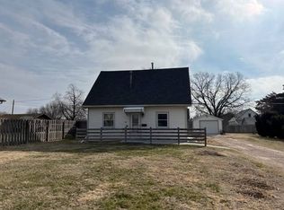 728 N Cherry St, Red Cloud, NE 68970