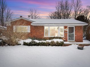 27576 Mackenzie Dr, Westland, MI 48185