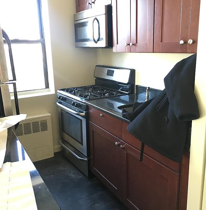 1st image of 829 Greenwood Ave APT 4P