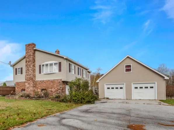 164 Levenseller Road, Holden, ME 04429