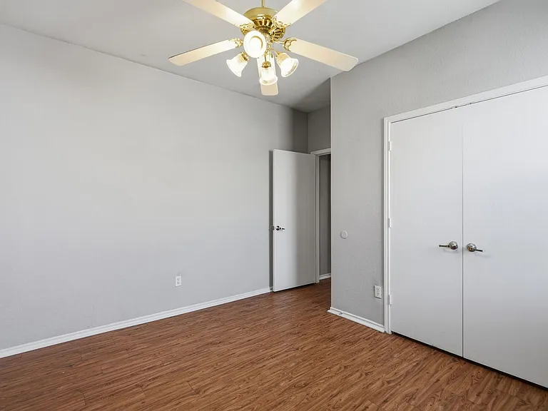 1113 Beaverwood Ln — Photo 7