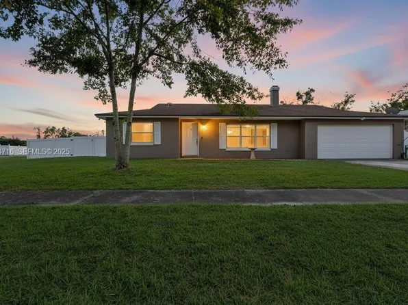 8210 Sailmaker Ln, Jacksonville, FL 32210