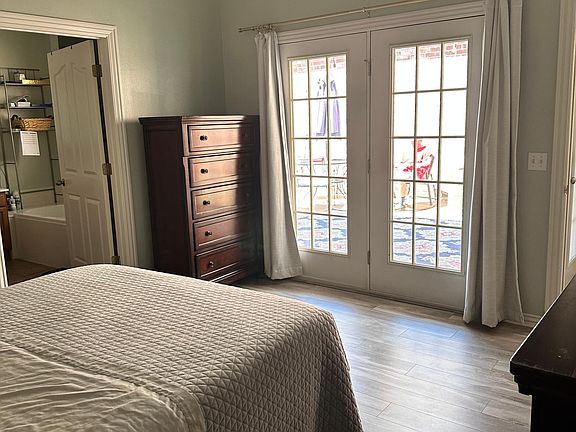 Master Bedroom (ground floor)