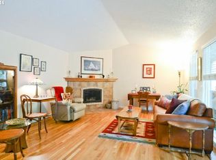 4271 Woodside Cir, Lake Oswego, OR 97035