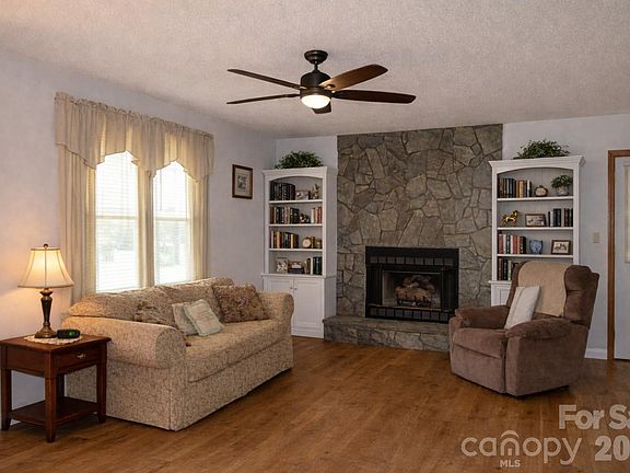 3rd image of 4186 Horseshoe Bend Rd