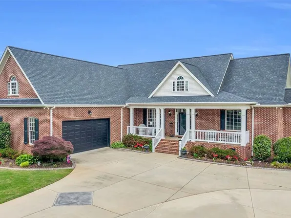 105 Sand Trap Ln, Greenwood, SC 29649