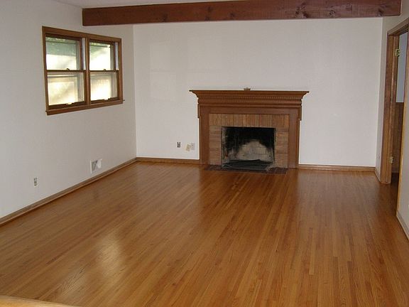 2nd image of 8449 Riverview Ln N