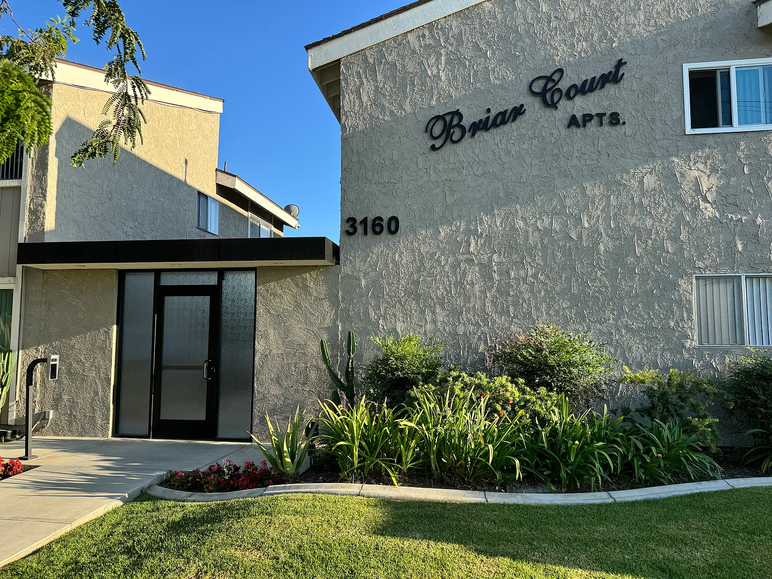 Briar Court — Photo 1
