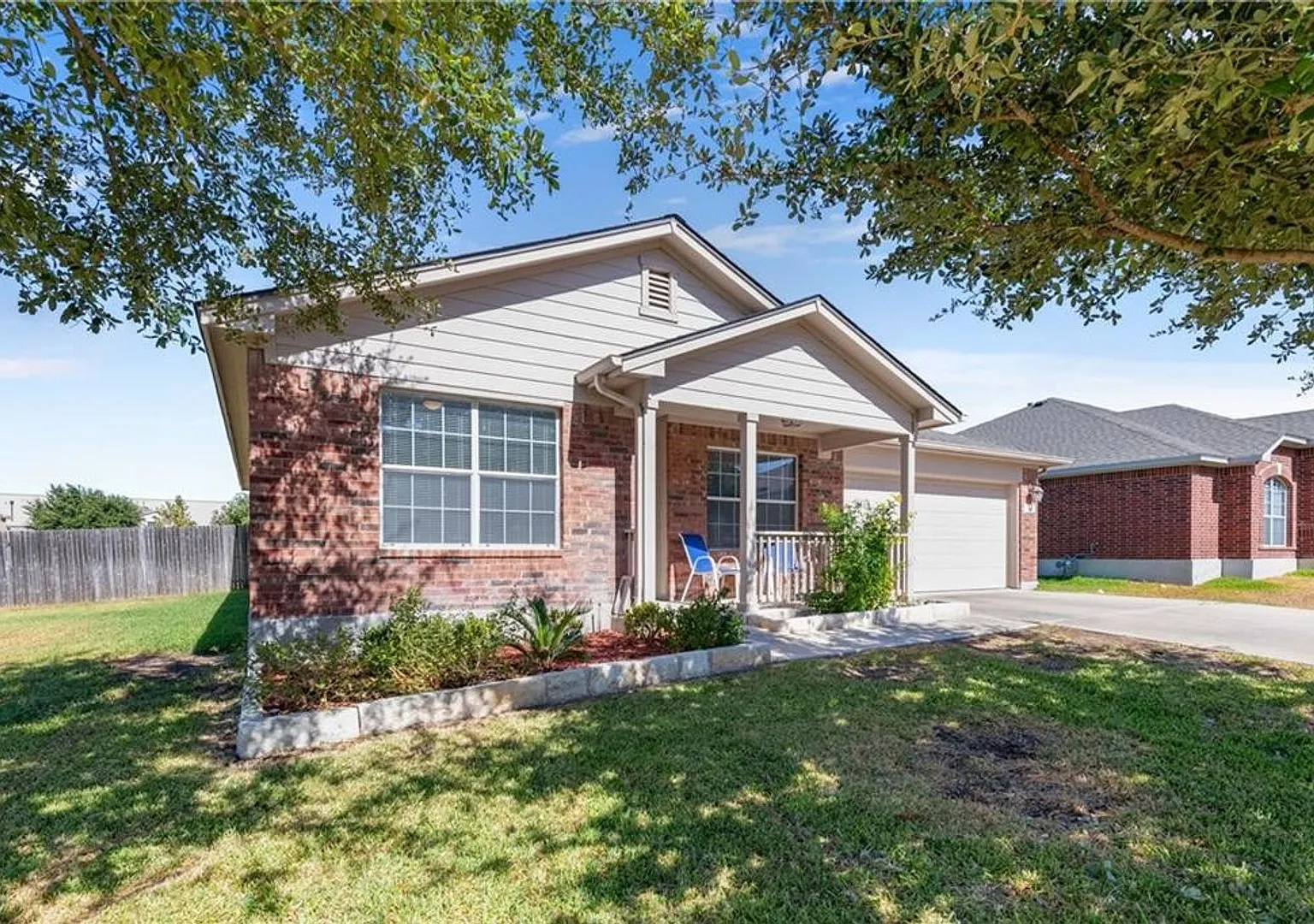 Bright, Beautiful, and Made for Easy Living in Pflugerville! — Photo 1