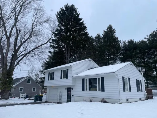 42 Sunset Dr, Norwich, NY 13815